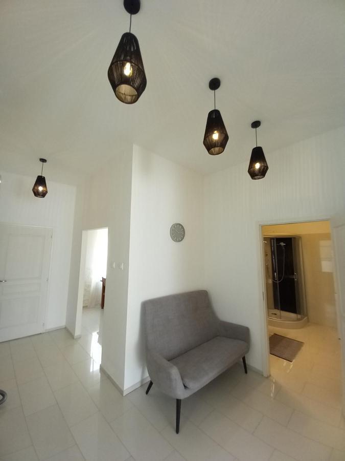 Korvin One Apartman Papa Bagian luar foto